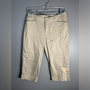 Brand New With tag St.Johns bay kaki capris women’s size 4P